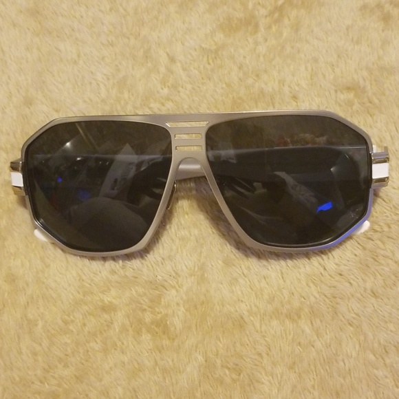 Sunglasses - Picture 5 of 6